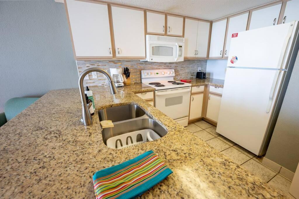 Вилла Baywatch Renovated, Unobstructed Oceanfront Views! Миртл-Бич Экстерьер фото
